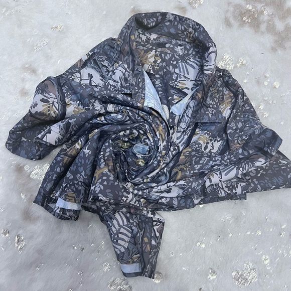 EUC Bushlan Camo Button Up Hunting Shirt in Gray - Picture 5 of 6